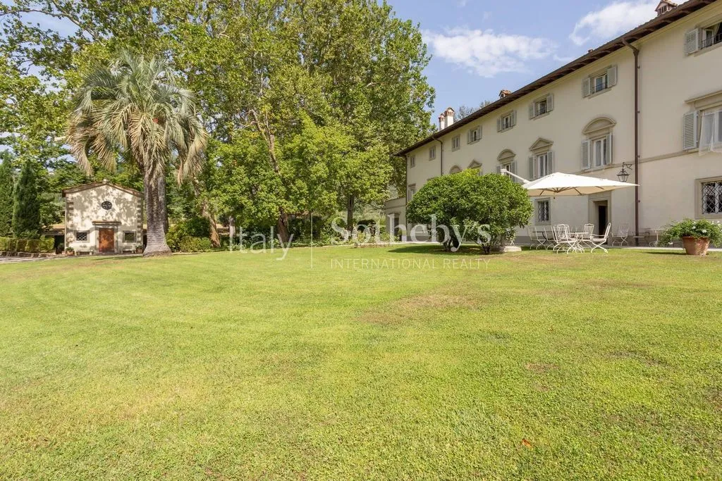 Aed - Historic Villa with Private Chapel in Montecatini Terme
