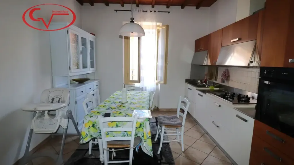 Salle à manger - Terraced Villa with Balcony in Montevarchi