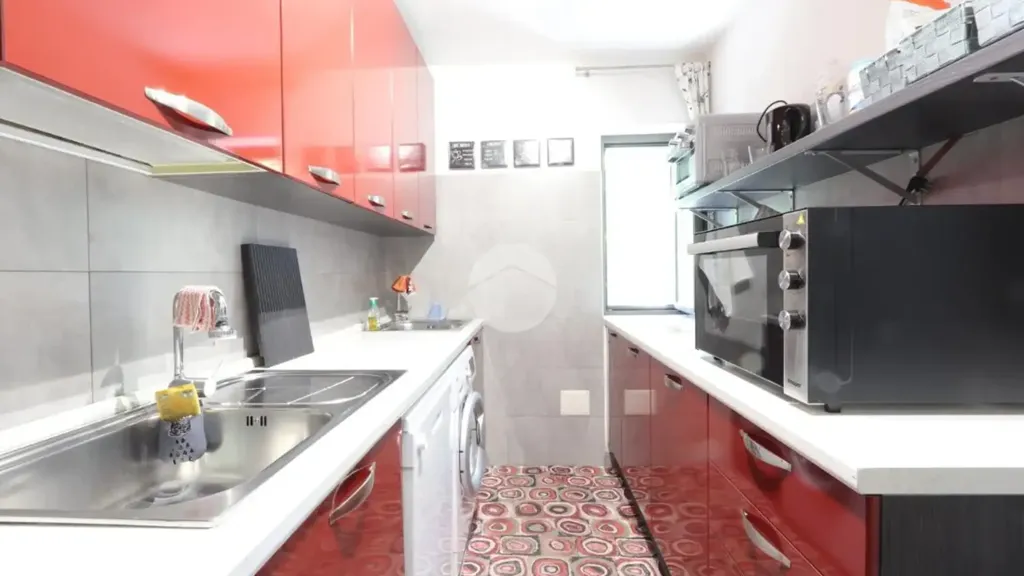 Cuisine - Bifamiliare Portion with Private Garden in Pescara