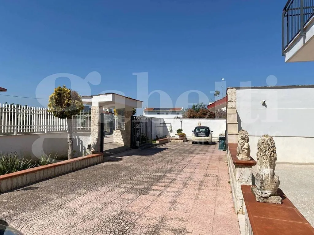 Exterior - Versatile Villa with Garden in Trani