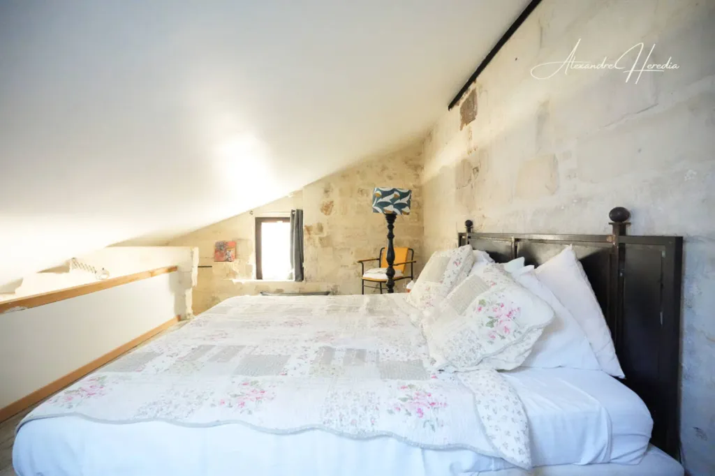 Magamistoad - Historic Maison with Balcony in Uzès