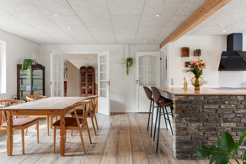 Cuisine - Modern Villa with Extensive Land in Sinding