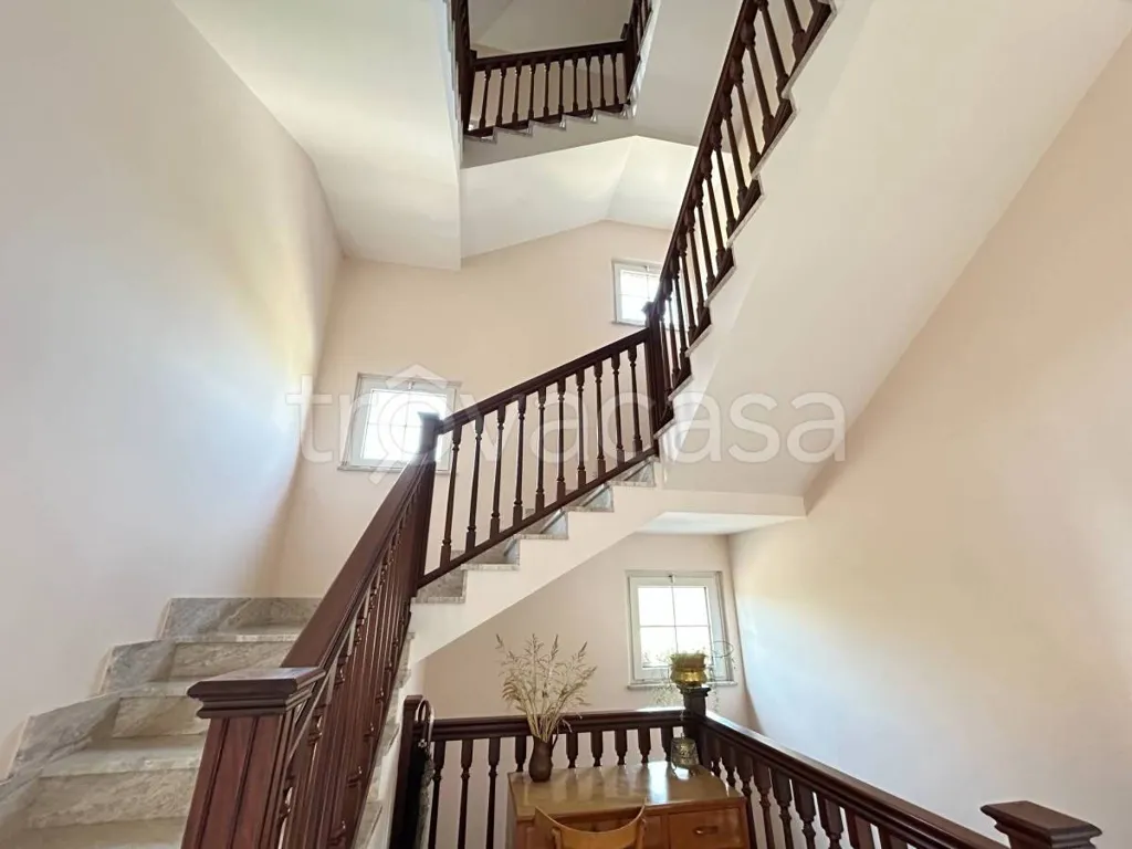 Pièces - Bifamiliar Villa with Commercial Space in Fossano