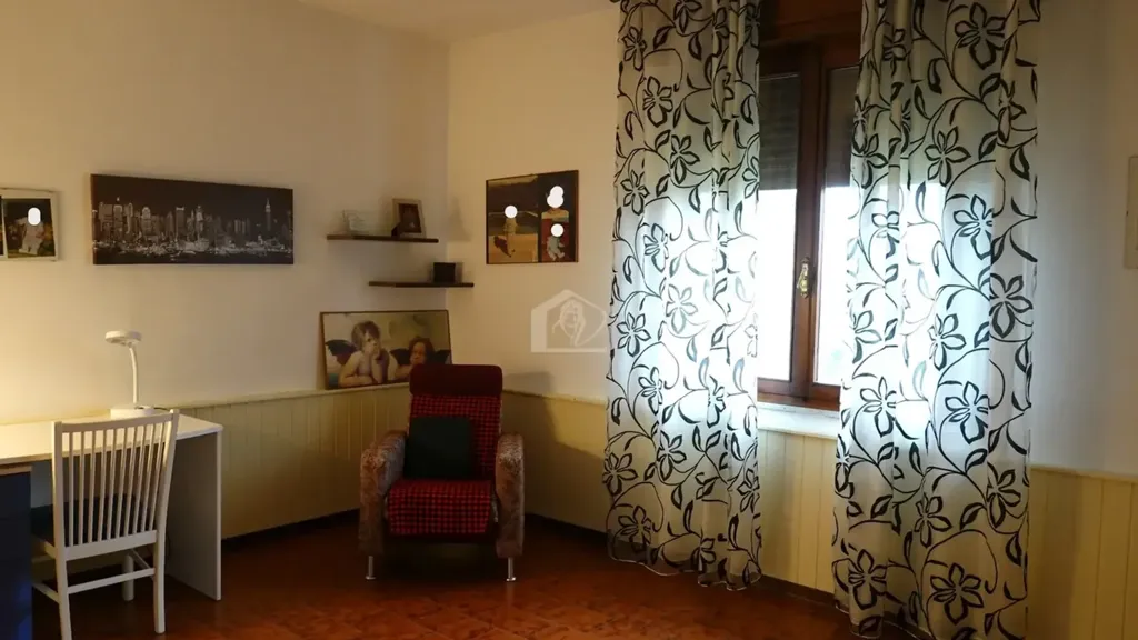 Bureau - Semi-Detached Apartment with Garden in Suzzara