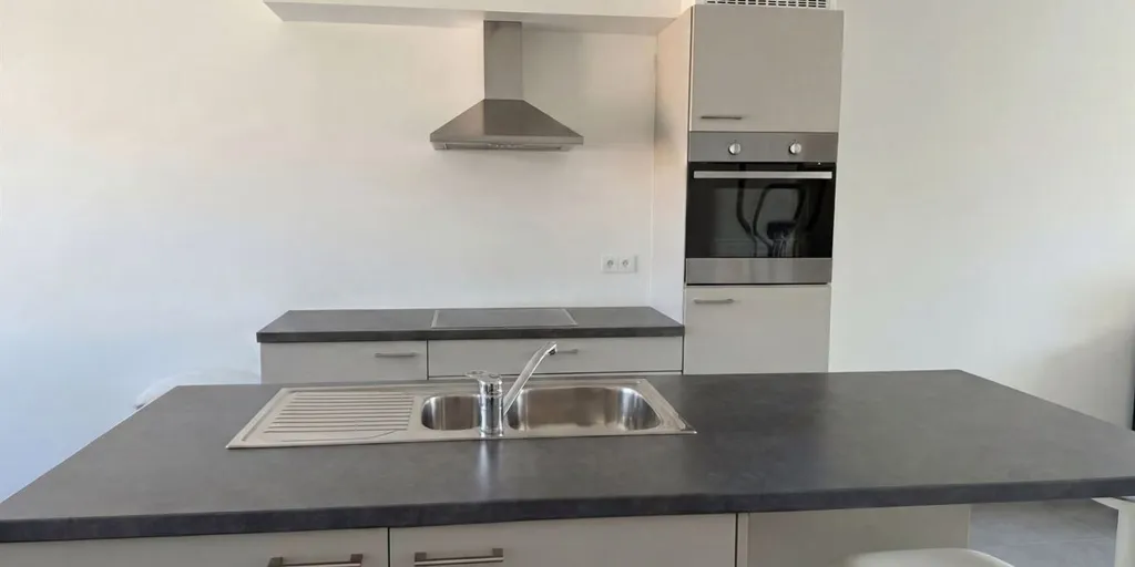 Köök - 1-Bedroom Apartment with Terraces in Bree Centre