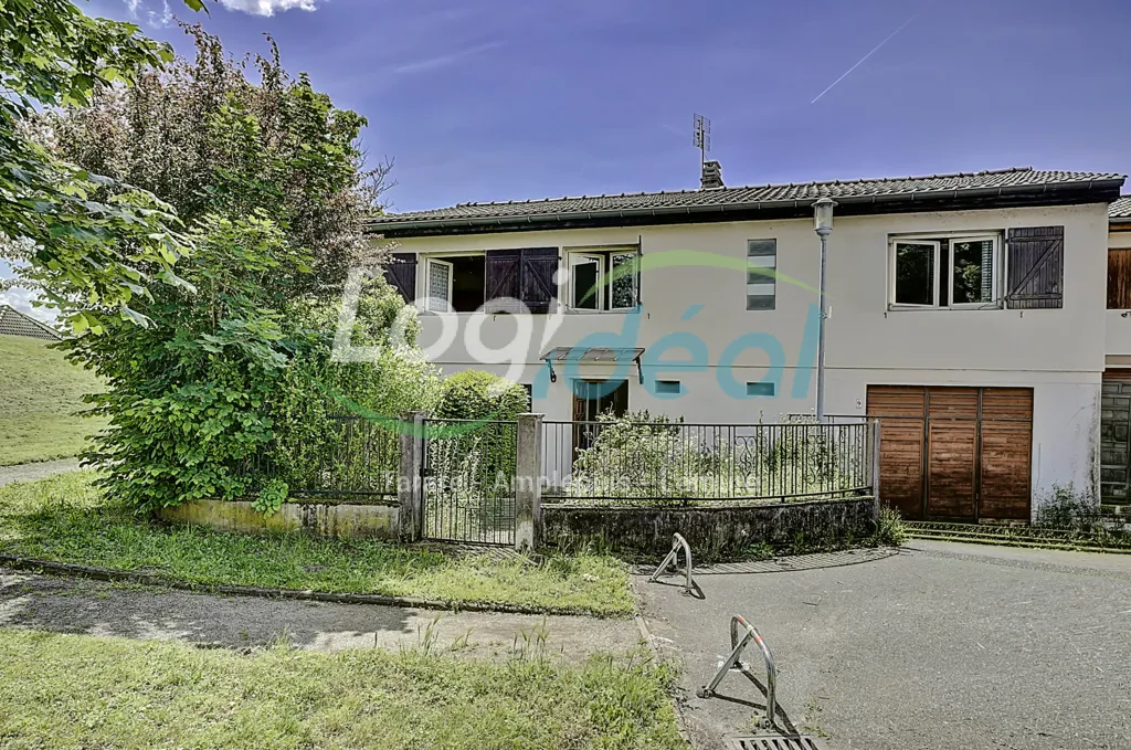 Exterior - House with Garden in Lyon Suburb