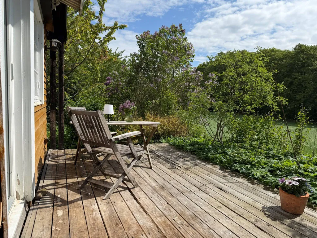 Jardin - Charming Yellow Cottage with Orchard in Scania