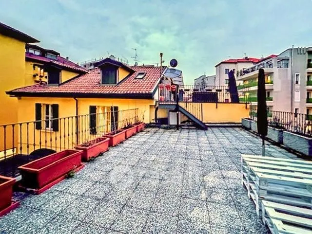 Terrasse - Mansard Apartment with Terrace in Monza