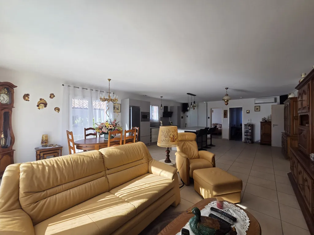 Soggiorno - Contemporary Villa with Pool View in Cébazan