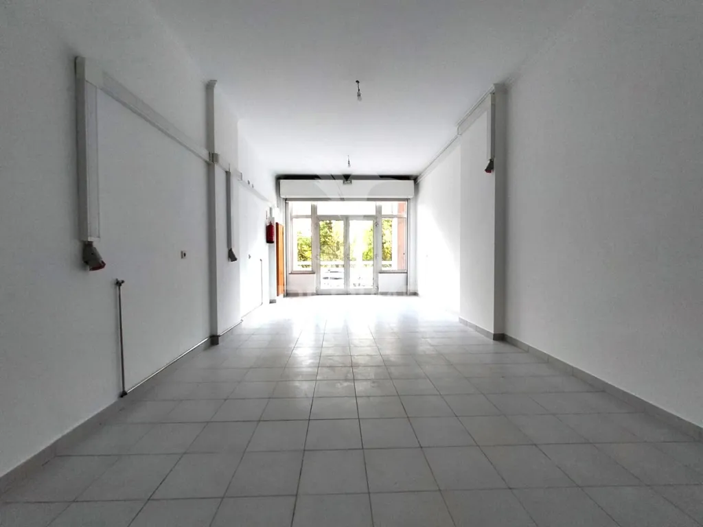 Esik - Commercial Space with High Visibility in Belas