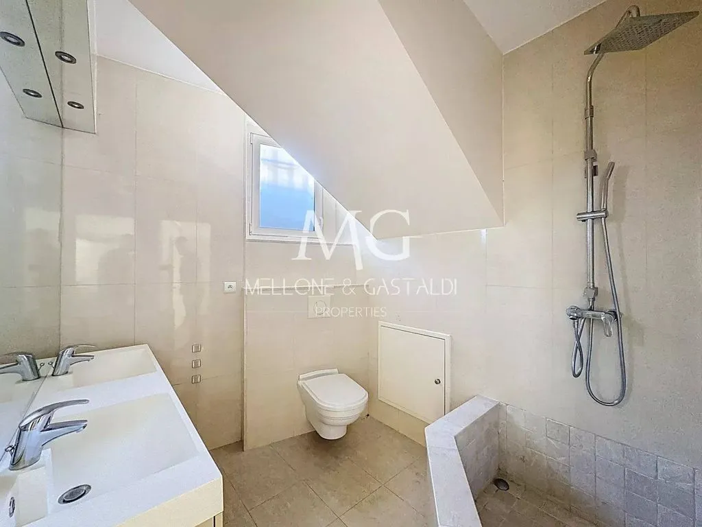 Bagni - Luxury Apartment with Private Garden in Cannes