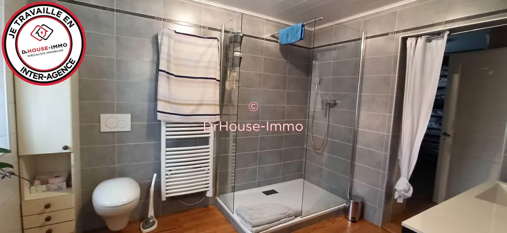 Salles de bain - Maison Traditionnelle avec Grange à Landser