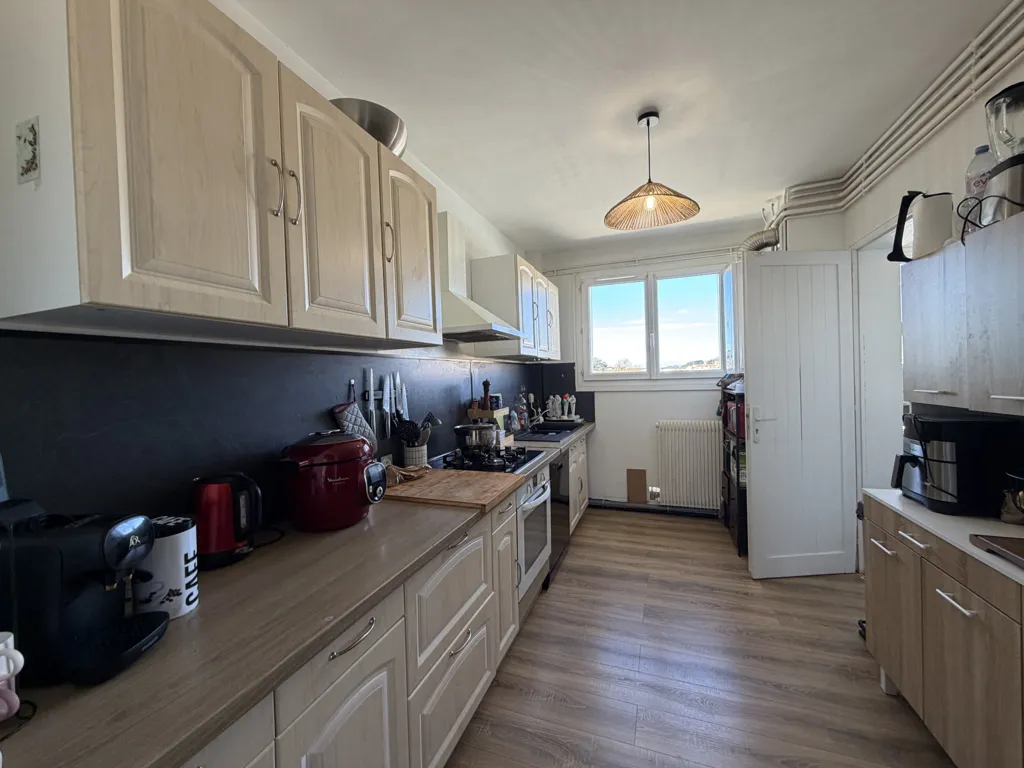 Köök - Bright Flat with Balcony in Town Centre
