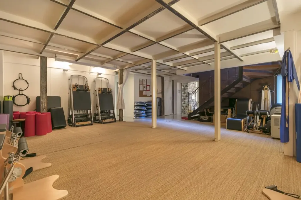 Stanze - Loft with Eiffel-Inspired Architecture in Paris 6th