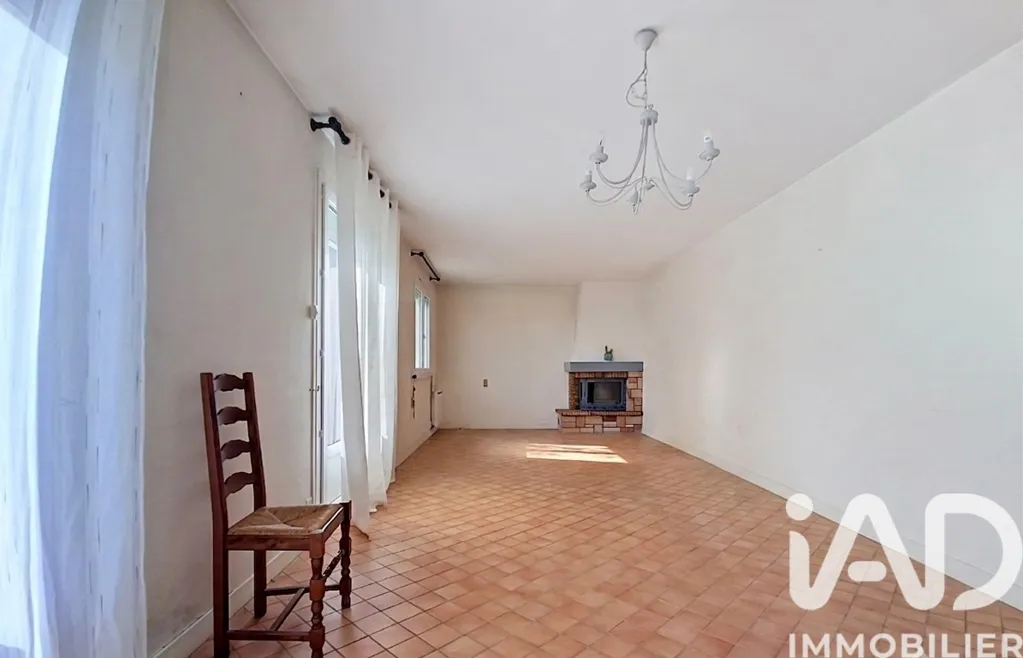 Soggiorno - 3-Bedroom House with Constructible Land in Pleugueneuc