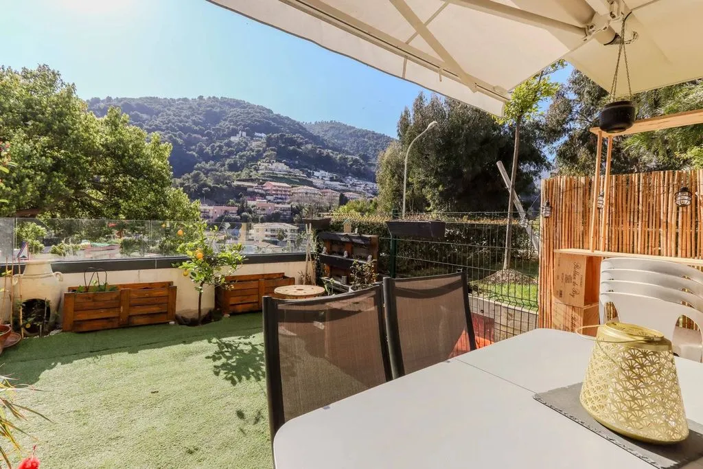 Terrasse - Appartement Luxueux avec Terrasse à Menton