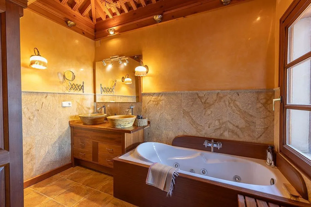 Salles de bain - Chalet with Pool and Terrace in Nívar