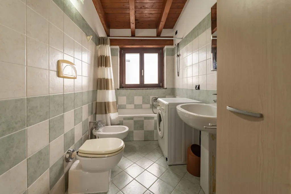 Salles de bain - Apartment with Terraces in Rozzano