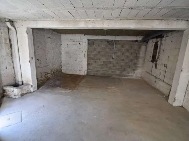 Garage - Duplex Apartment near Schools in Saint-Lô