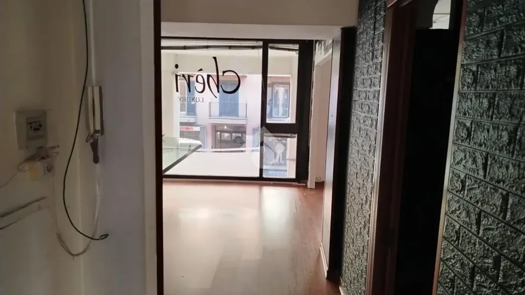 Entrée - Bright Studio Flat with Lift in Atripalda