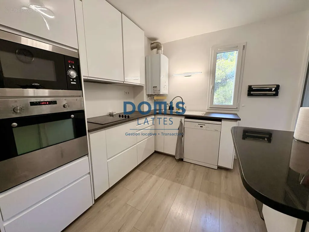 Cucina - Renovated T4 with Terrace in Pompignane