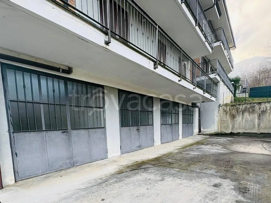 Garage - Modern Apartment with Panoramic View in Givoletto