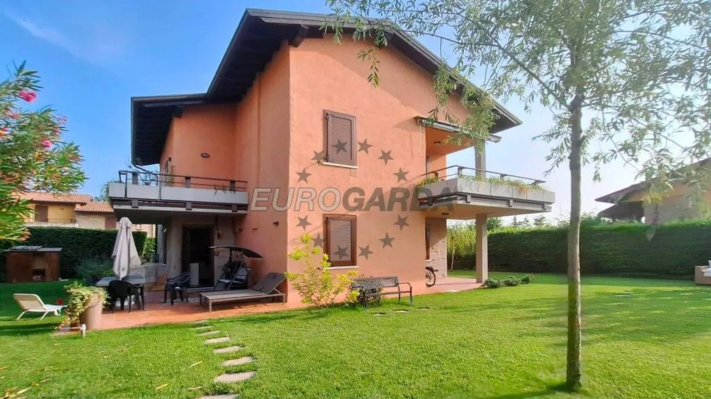 Aed - Villa with Pool in Lazise