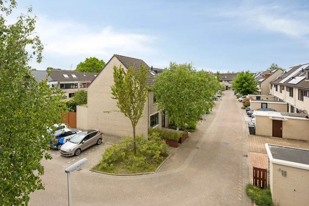 Välivaade - Spacious End-Terrace House with Garden in Capelle