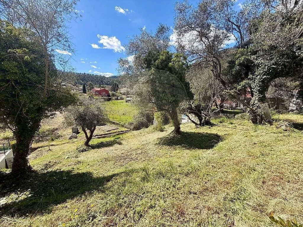 Aed - Buildable Plot with South Exposure in Tourrette-Levens