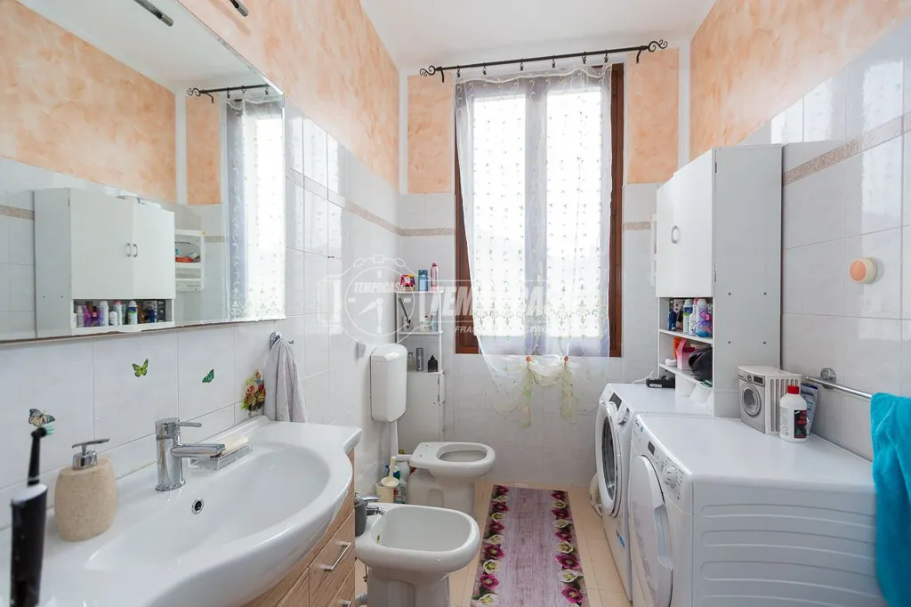 Vannitoad - Spacious Trilocale with Parking in Brescia