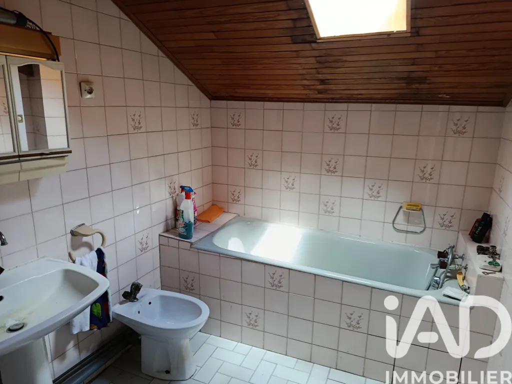Salles de bain - Maison en Pierre dans le Centre Ancien de Chirens