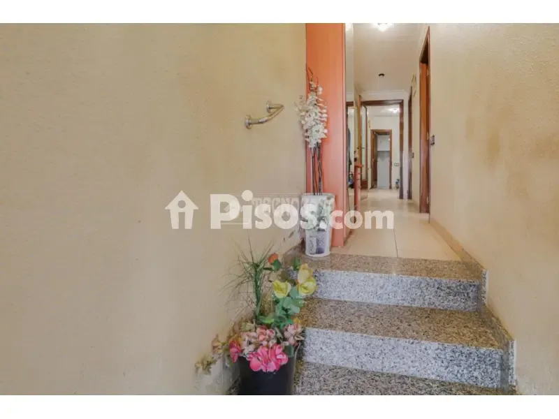 Ingresso - Two-Storey House with Terraces in Terrassa