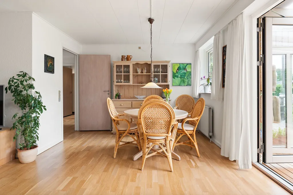 Söögituba - Terraced House with Garden in Odense NV