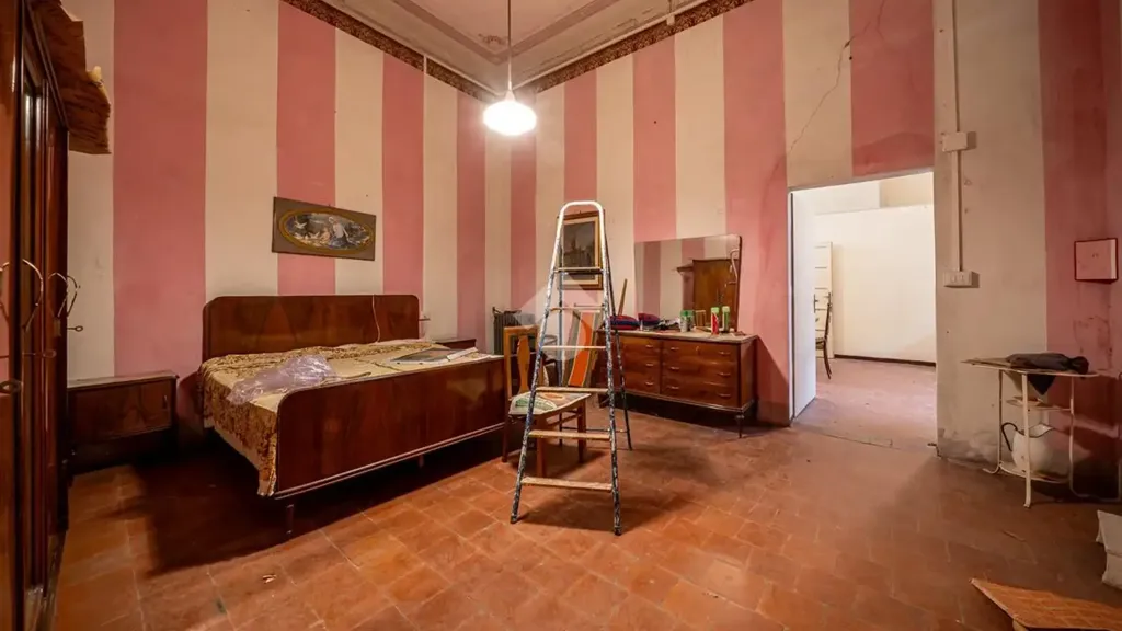 Chambres - Historic Castle with 2 Ha Land in Parma
