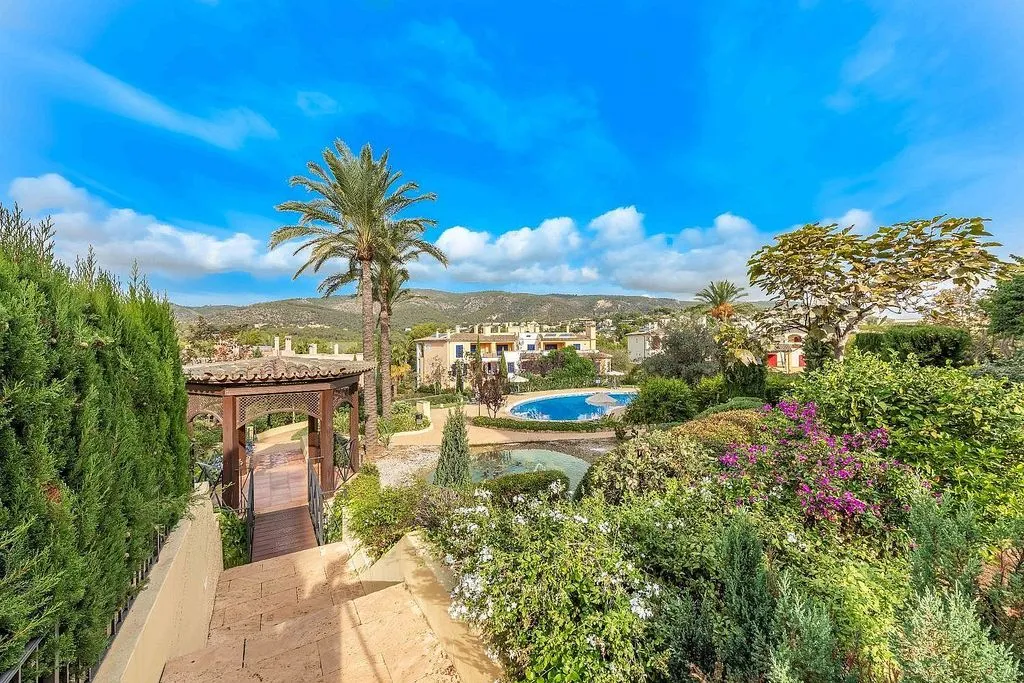 Jardin - Modernised Ground Floor Flat with Pool in Bendinat