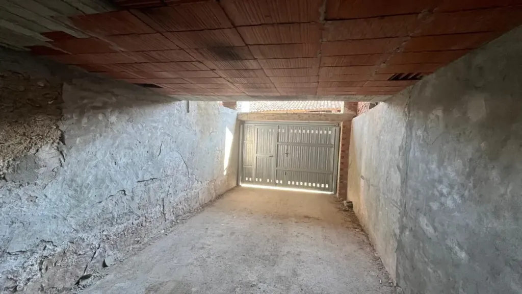Esik - Terraced House with Garden in Barbania