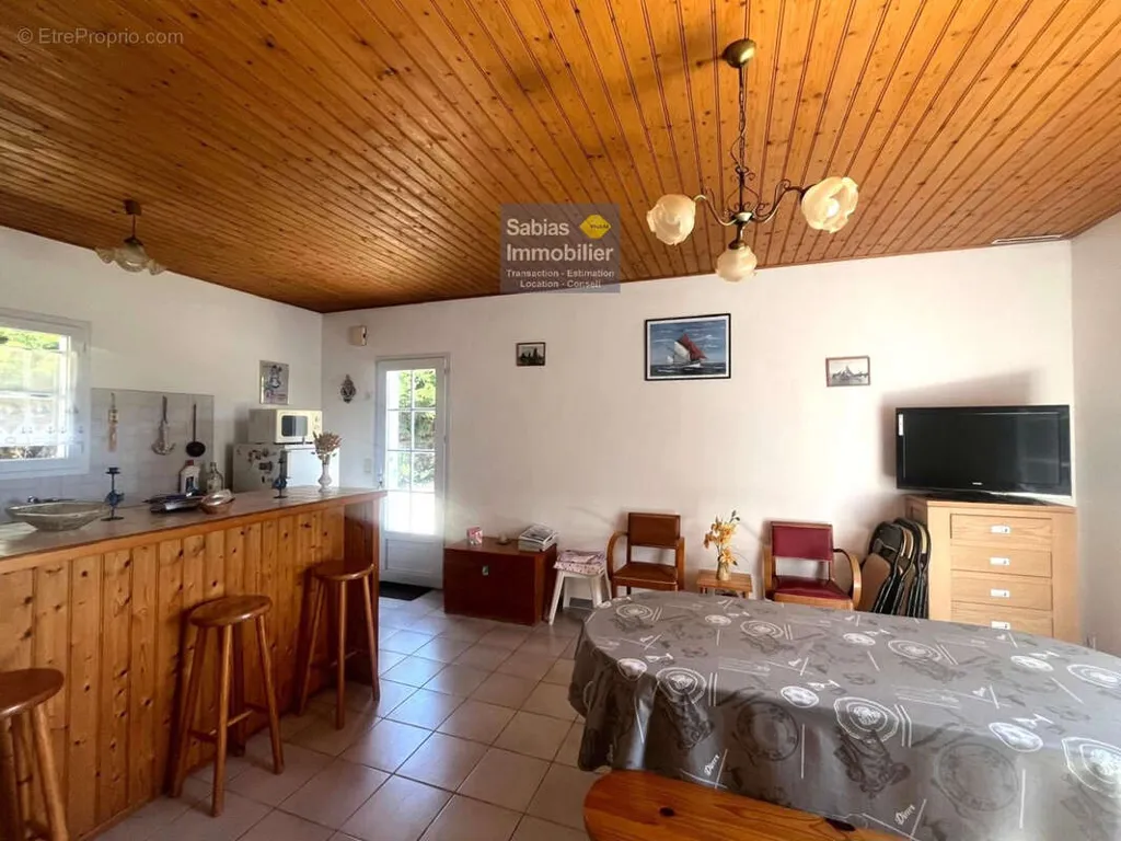 Cuisine - Maison Luxueuse avec Jardin à L'Île-d'Yeu