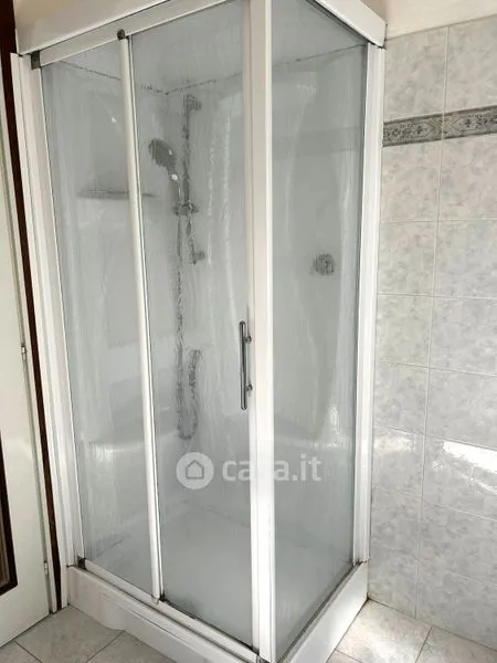 Salles de bain - Three-bedroom Apartment with Balconies in Cantù