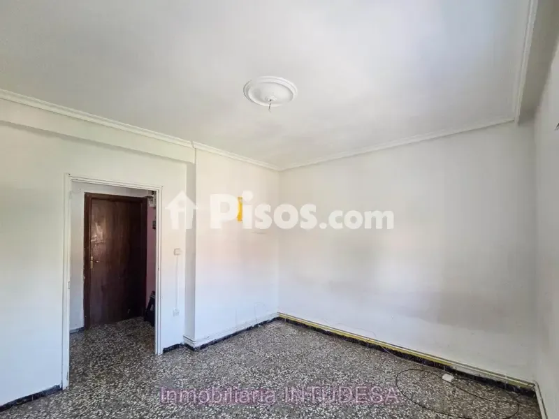 Toad - Flat for Renovation with Patio in Tudela