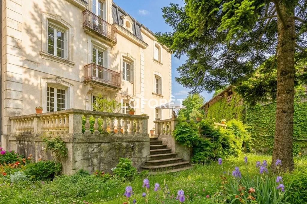 Välivaade - Charming House with Piscine in Saint-Just-Saint-Rambert