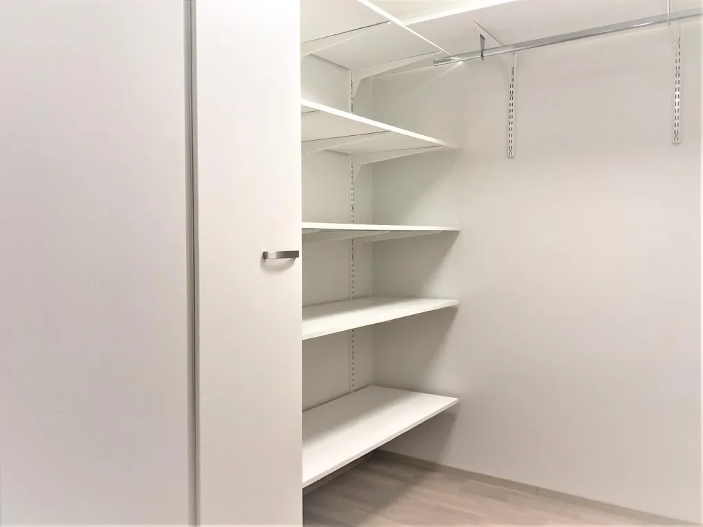 Toad - Modern Flat with Wardrobe in Etu-Lyötty, Oulu