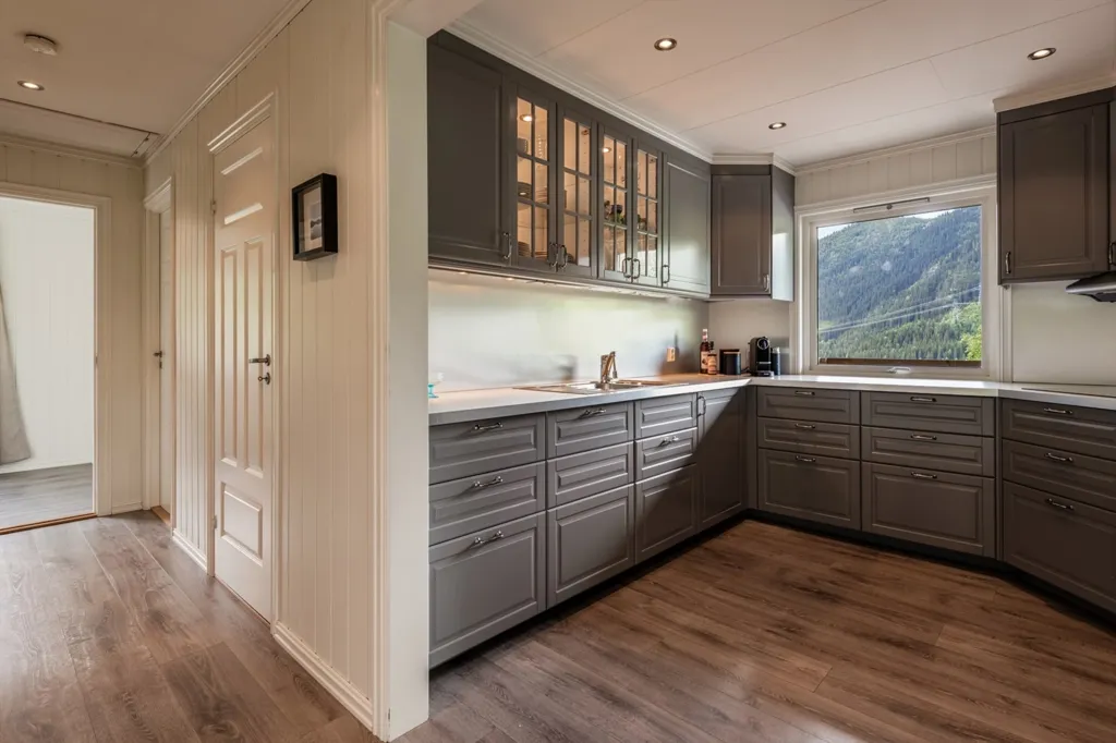 Cuisine - Apartment with Holsfjorden View in Norway