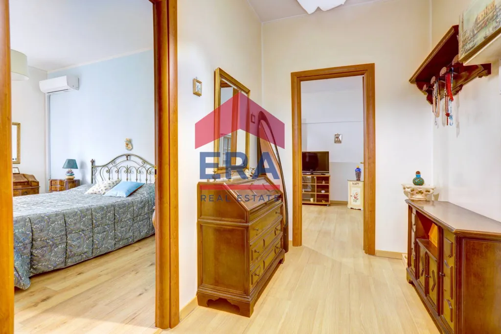 Chambres - Naked Ownership Apartment with Balcony in Rome