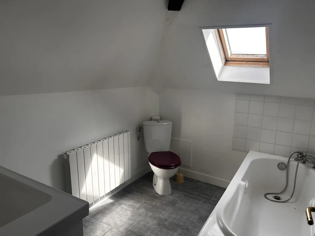 Bagni - 2-Bedroom Flat with Parking in La Flèche