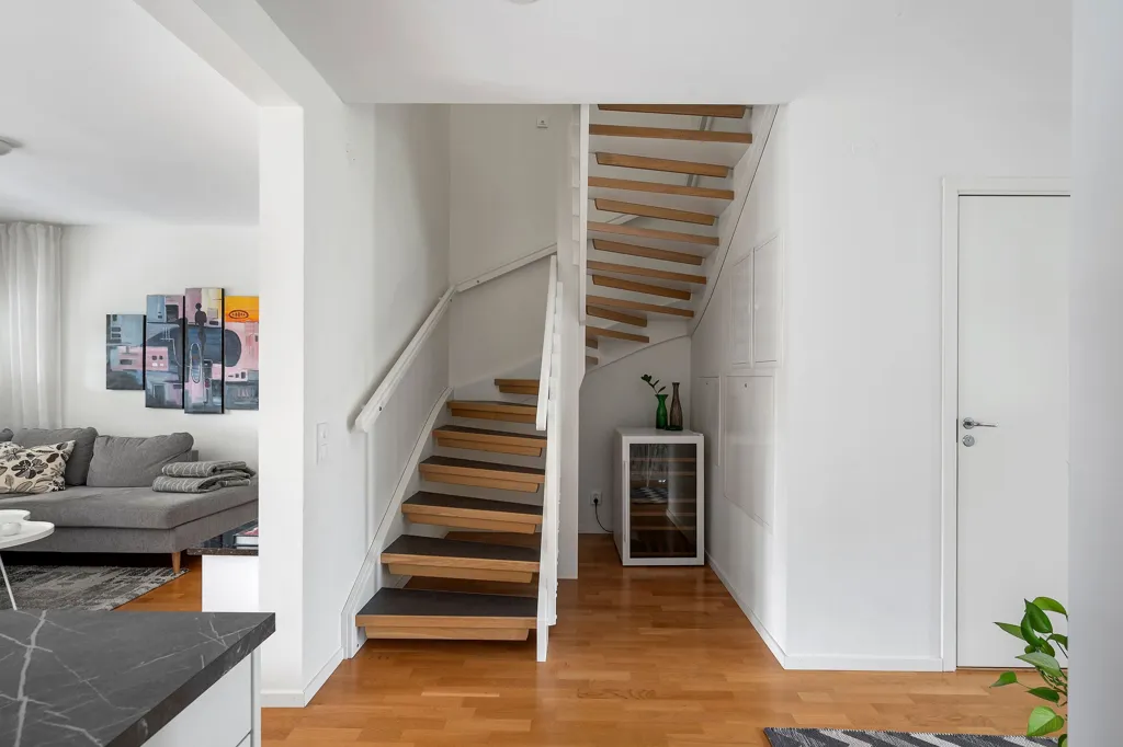 Stanze - Well-Maintained Apartment with West Balcony in Skellefteå