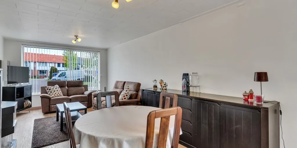 Salle à manger - Maison à Demi-Étage avec Jardin à Hasselt