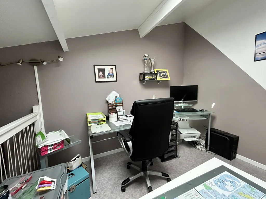 Office - Contemporary Villa with Garden in Ganges