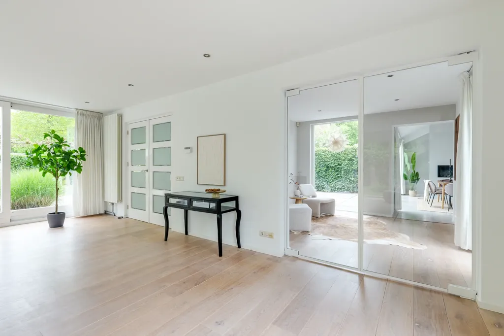 Elutuba - Villa with Polder View in Bergen