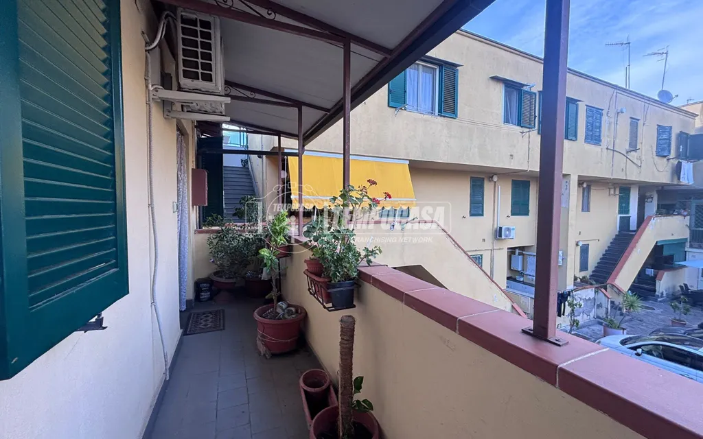 Balcone - Quadrilocale with Private Courtyard in Naples