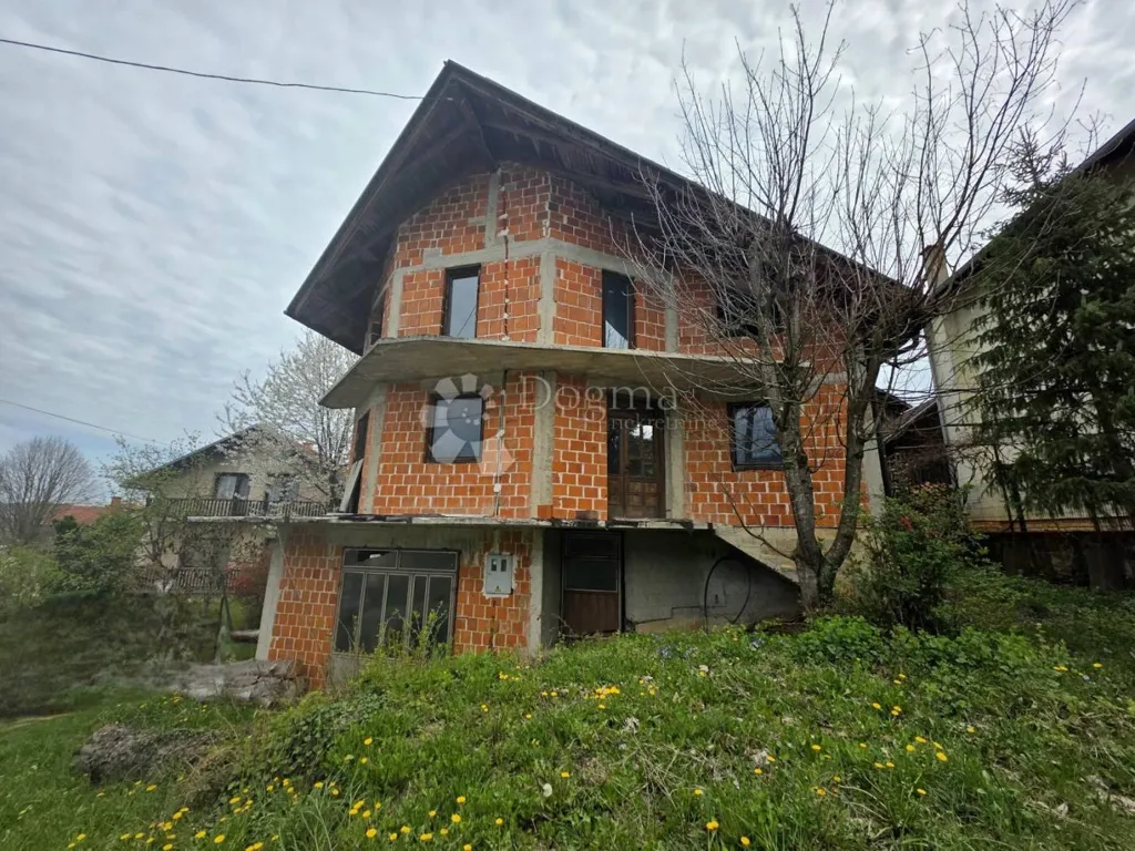 Välivaade - Multi-Storey House with Garden in Slunj